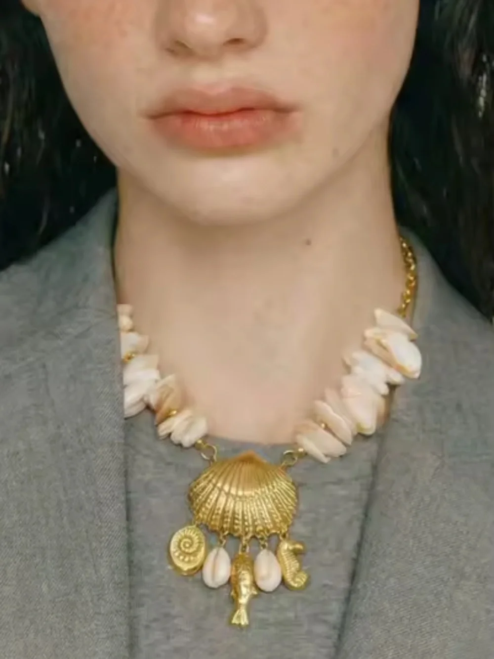 Couture Gold Shell White Mother-of-Pearl Necklace